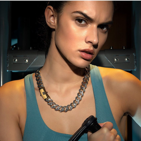 Should You Wear Jewelry During Your Workout?