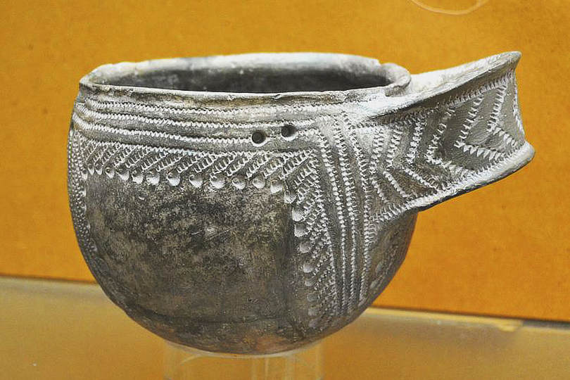 Vaso con decoración impresa Cardial 5.000 a.C. - Foto por Joan Banjo
