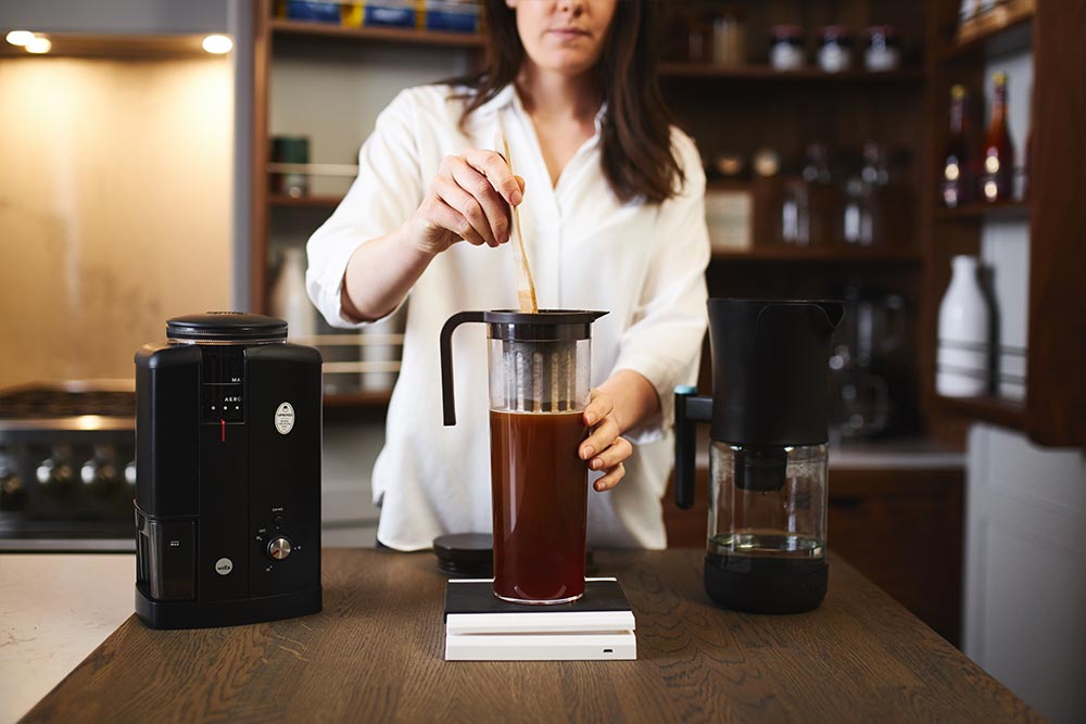 artisan coffee co coldbrew brewguide stir well grinder scales cold brewer