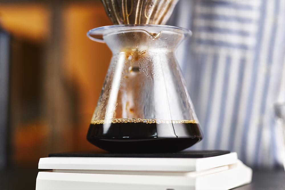 Artisan Coffee co V60 brew guide repeat clockwise pour spiral motion water paper filter