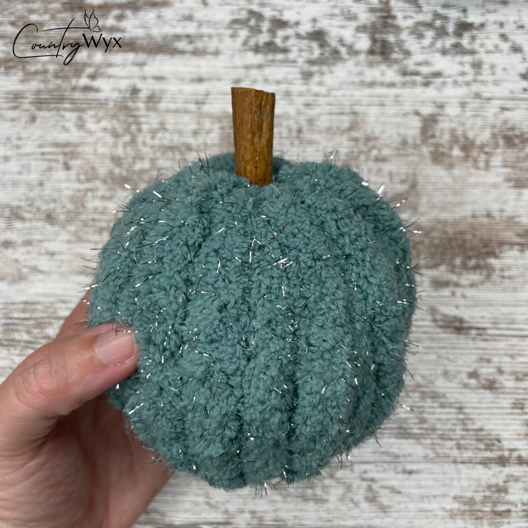Simple DIY Yarn Pumpkins - done