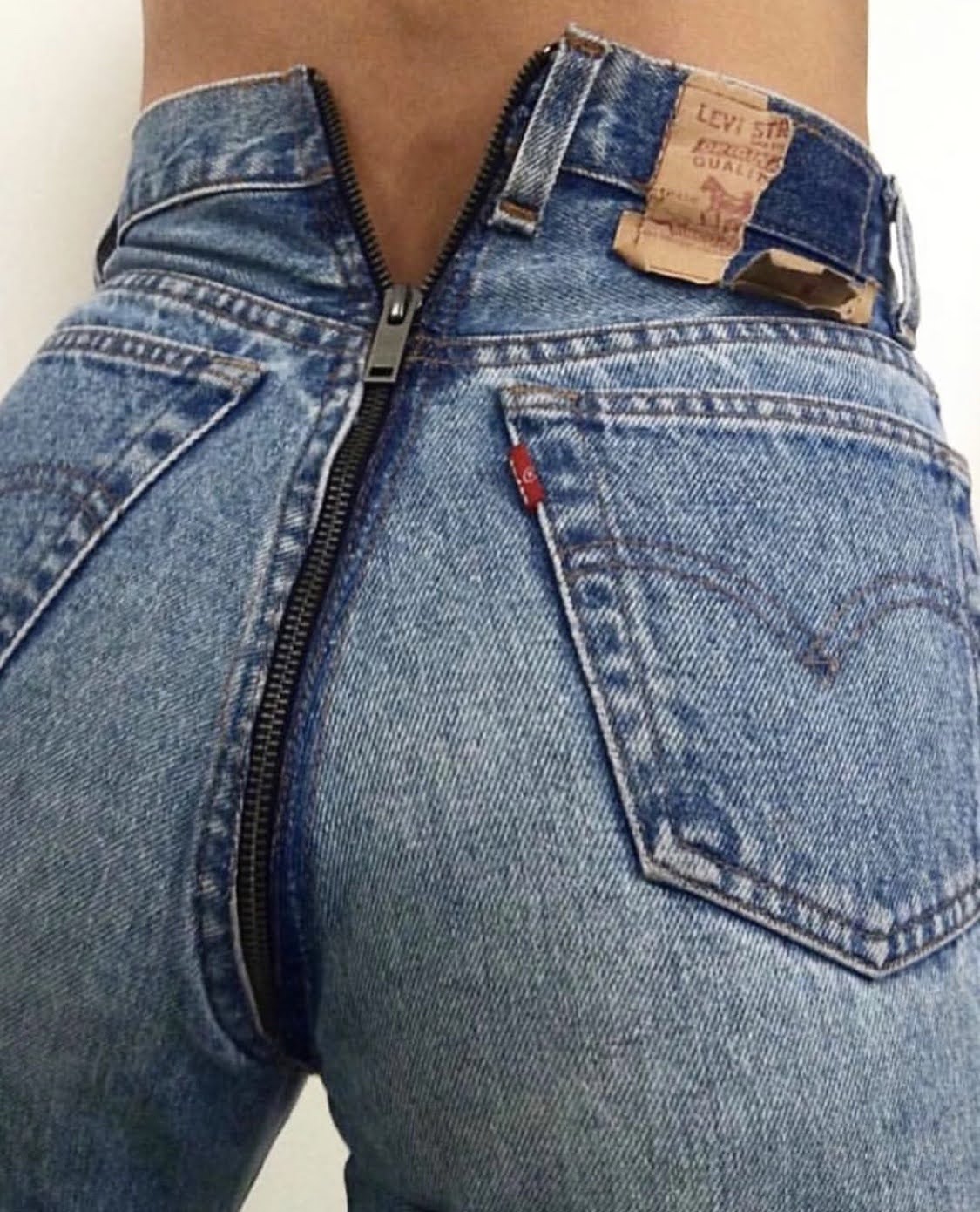 Back Zipper Levi's Jeans – BUNNY