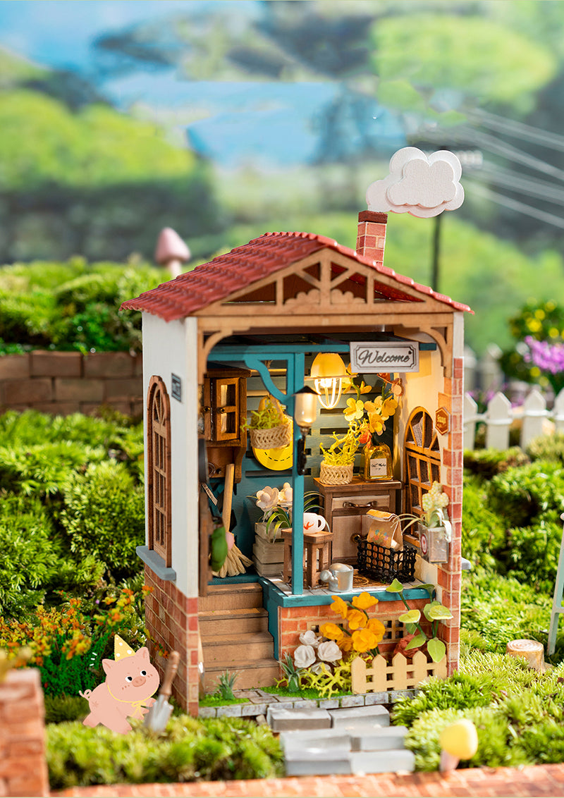 Rolife Dream Yard DIY Miniature Dollhouse DS012