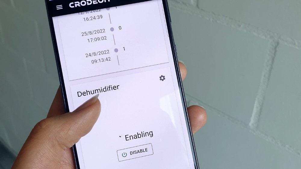 Crodeon Dashboard on smartphone