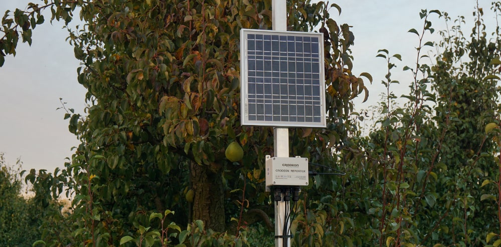 solar powered weather station