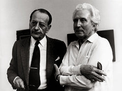 Aimé Maeght et André Malraux dans l’exposition Le Musée imaginaire d’André Malraux , Fondation Maeght, juillet 1973.