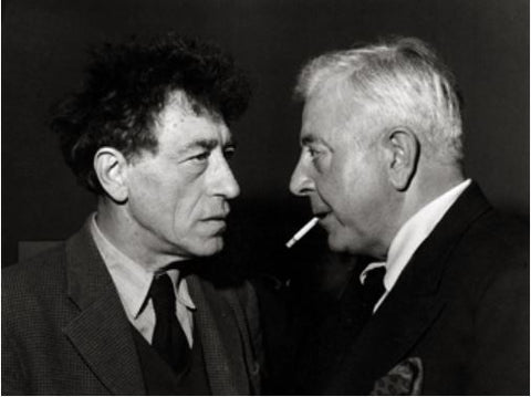 Alberto Giacometti  et Jacques Prévert  en 1956 à la Galerie Maeght rue du Bac.
