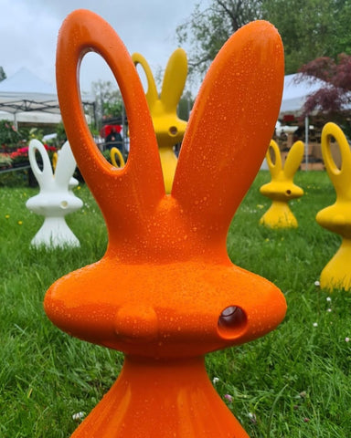 Bunny et Cosmo Bunny objet d'artiste par Aki Kuroda