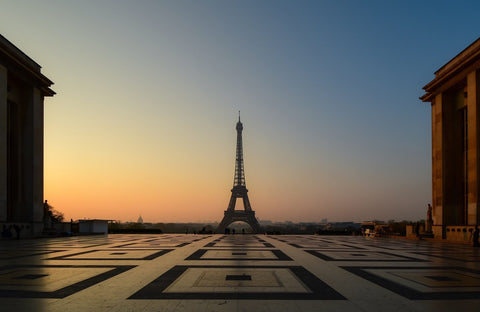 yoyo figure tour eiffel