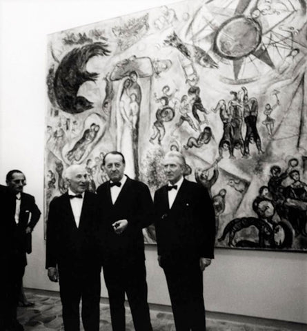 Marc Chagall, André Malraux et Aimé Maeght lors de l’inauguration de la Fondation Maeght, juillet 1964