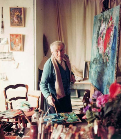 Marc Chagall dans son atelier parisien, quai de l’Horloge, 1968.