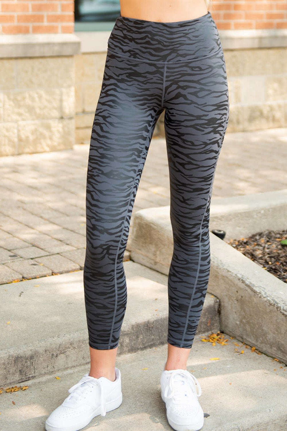 Shiny Leopard Textured Leggings – ALELLY