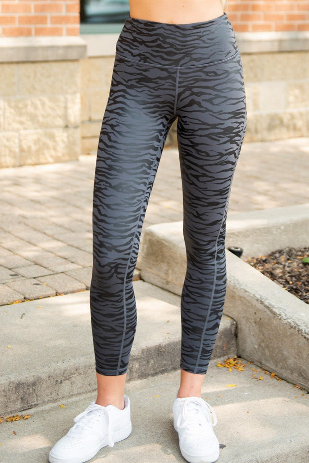 Black Shiny Leopard Textured Leggings – Brunelle Boutique