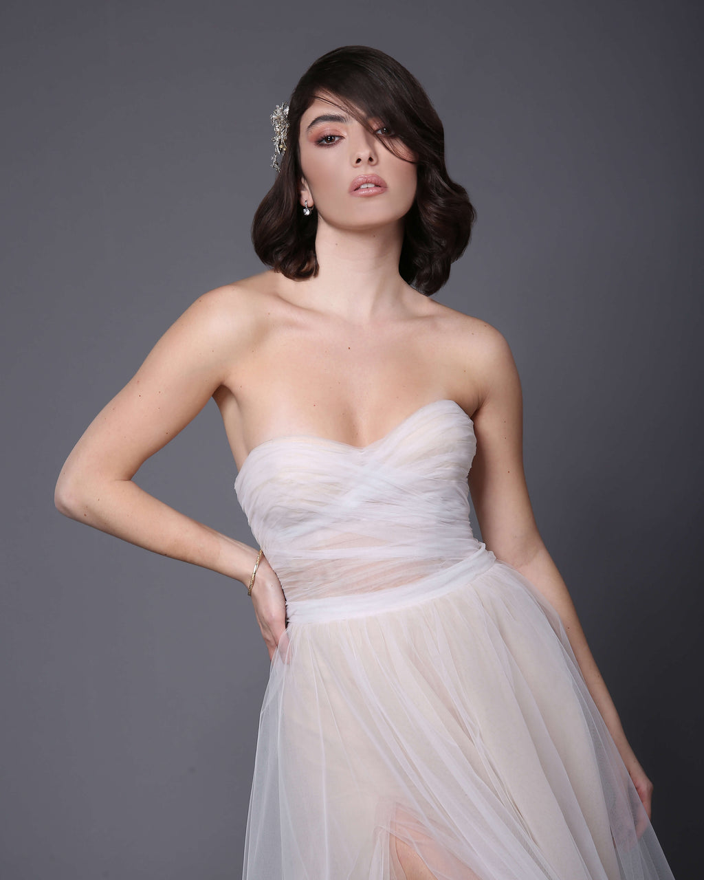 ELZA – Wedding dress with corset and tulle skirt.
