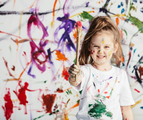Trẻ em thường tiếp xúc trực tiếp đến sơn ảnh hưởng trực tiếp đến sức khỏe