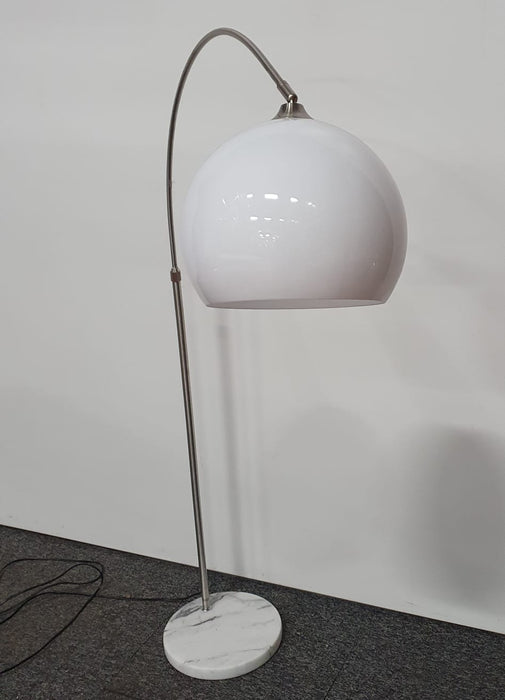 Eerlijk Kort geleden Voorkeur Monzana staande booglamp, vloerlamp, hoogte verstelbaar — Hergebruikalles.nl