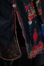Load image into Gallery viewer, Side view showing button and zipper embellishments on vintage Indus Kohistani tunic
