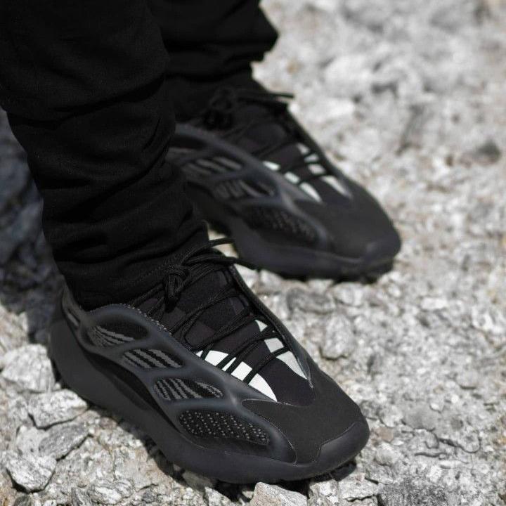 Adidas Yeezy Boost 700 V3 Sneakers Shoes Alvah