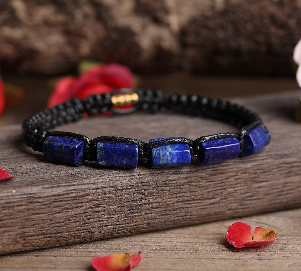 Para Ella Y Él Una Pulsera De Piedras Trenzadas Y Naturales