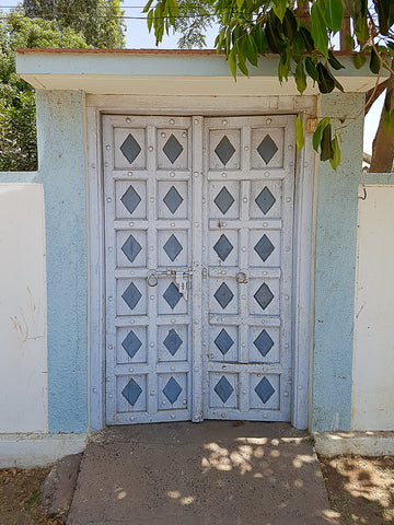 blue door in ajrakhpur in kutch