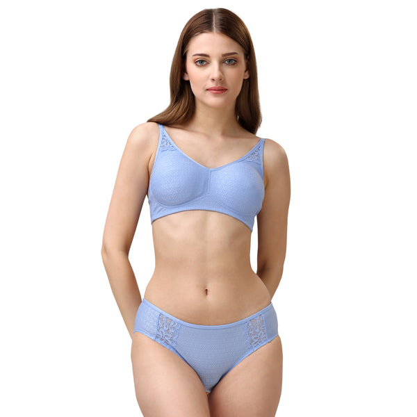 Full Coverage Padded Bra and Mid Rise Brief With Lace Detailing