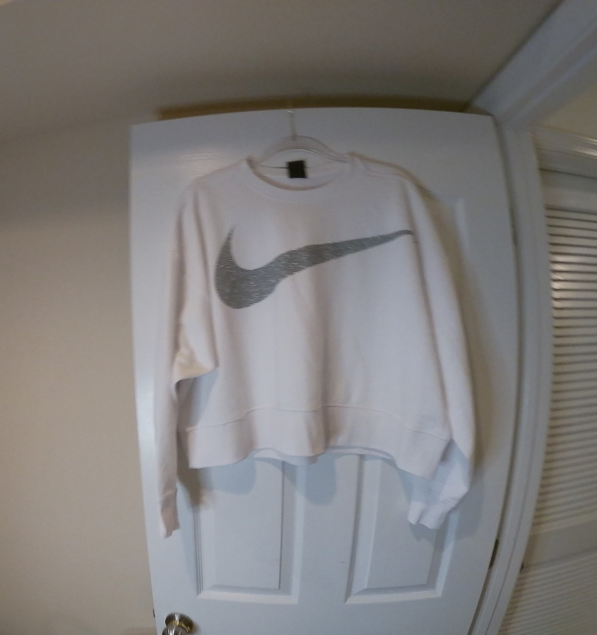 White Nike "Swoosh" Logo Crop Sweatshirt (Size - RetailResaleShop