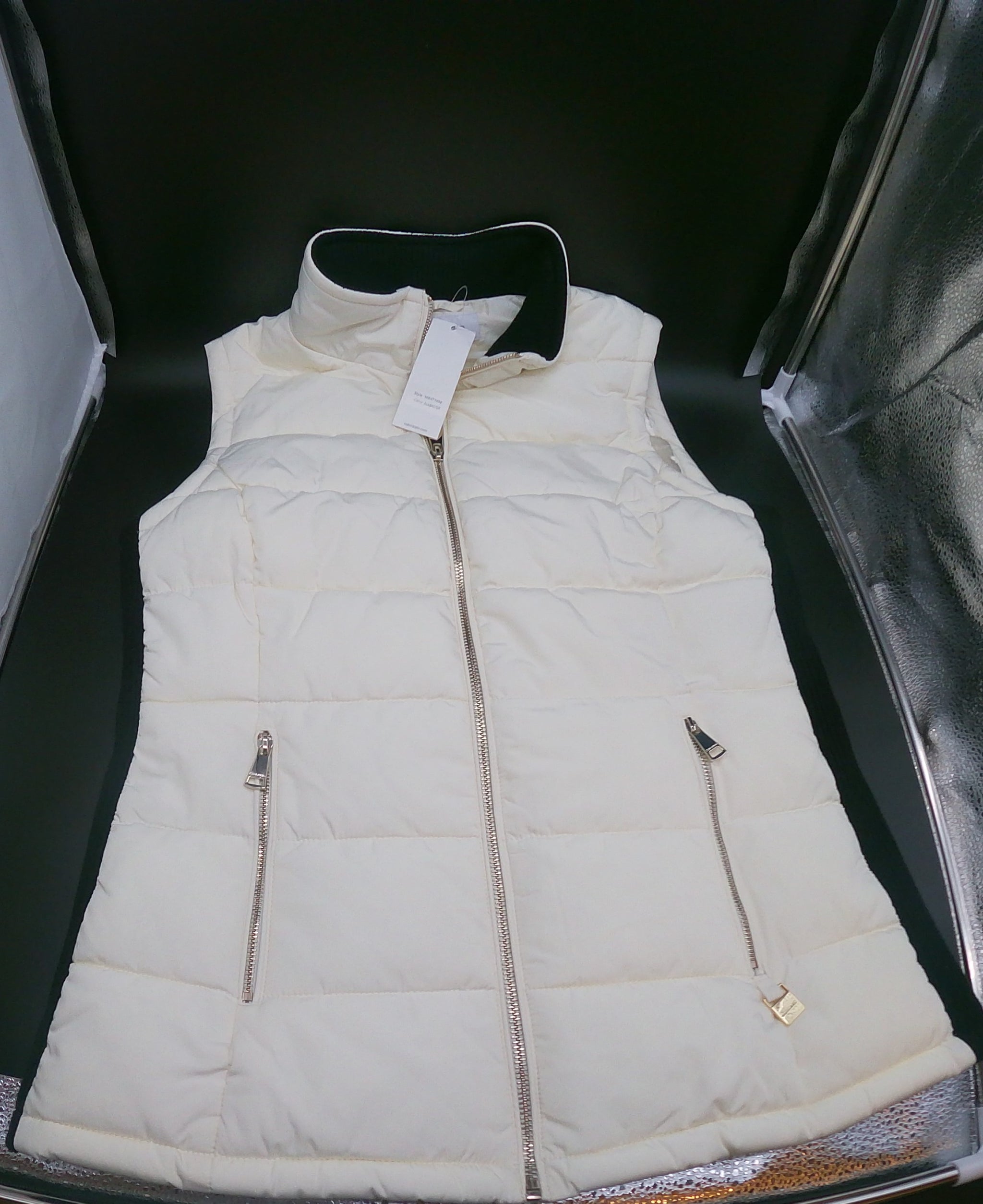kortademigheid ramp ondernemen Cream (Alabaster) Quilted Full Zip Puffer Vest with Black Knit Panels -  RetailResaleShop