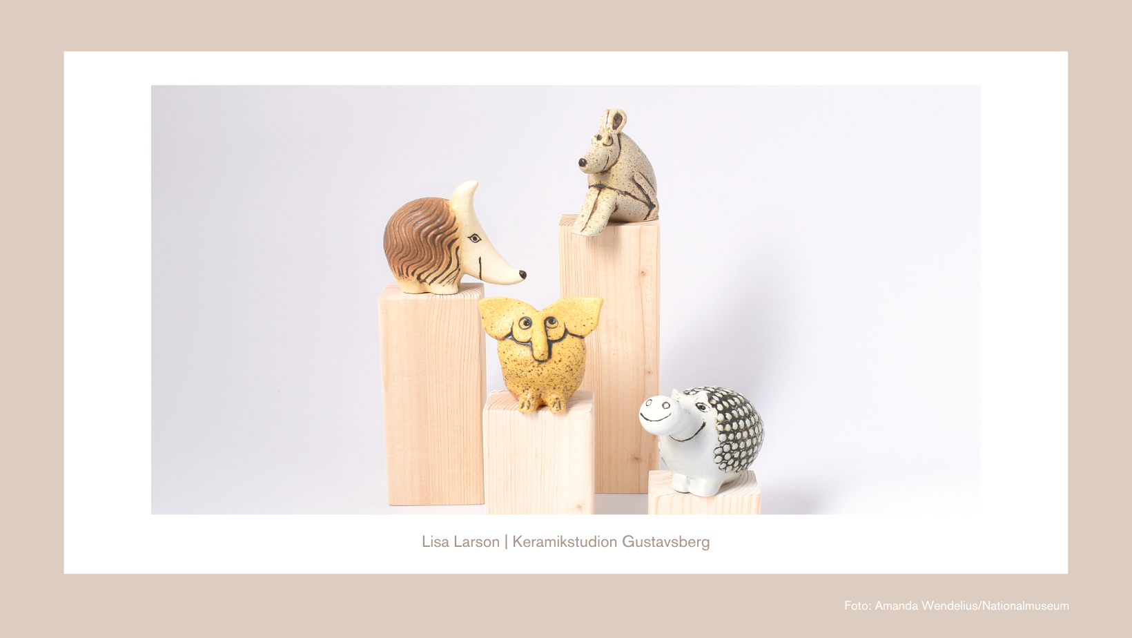 fyra figurer av Lisa Larson från serien okända djur