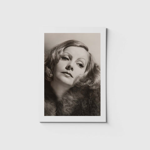 Svartvitt vykort med Greta Garbo