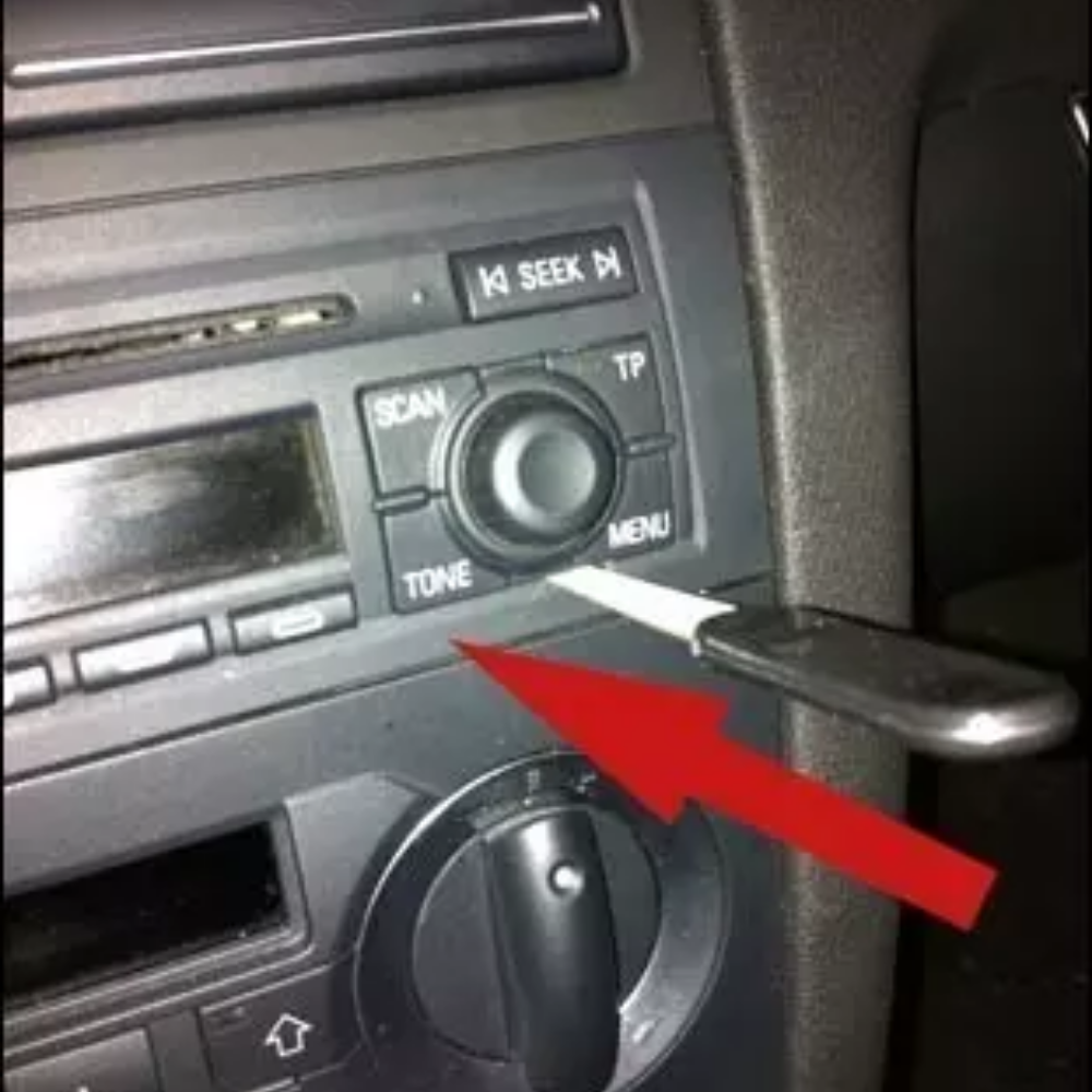 Comment enlever un autoradio Audi ?