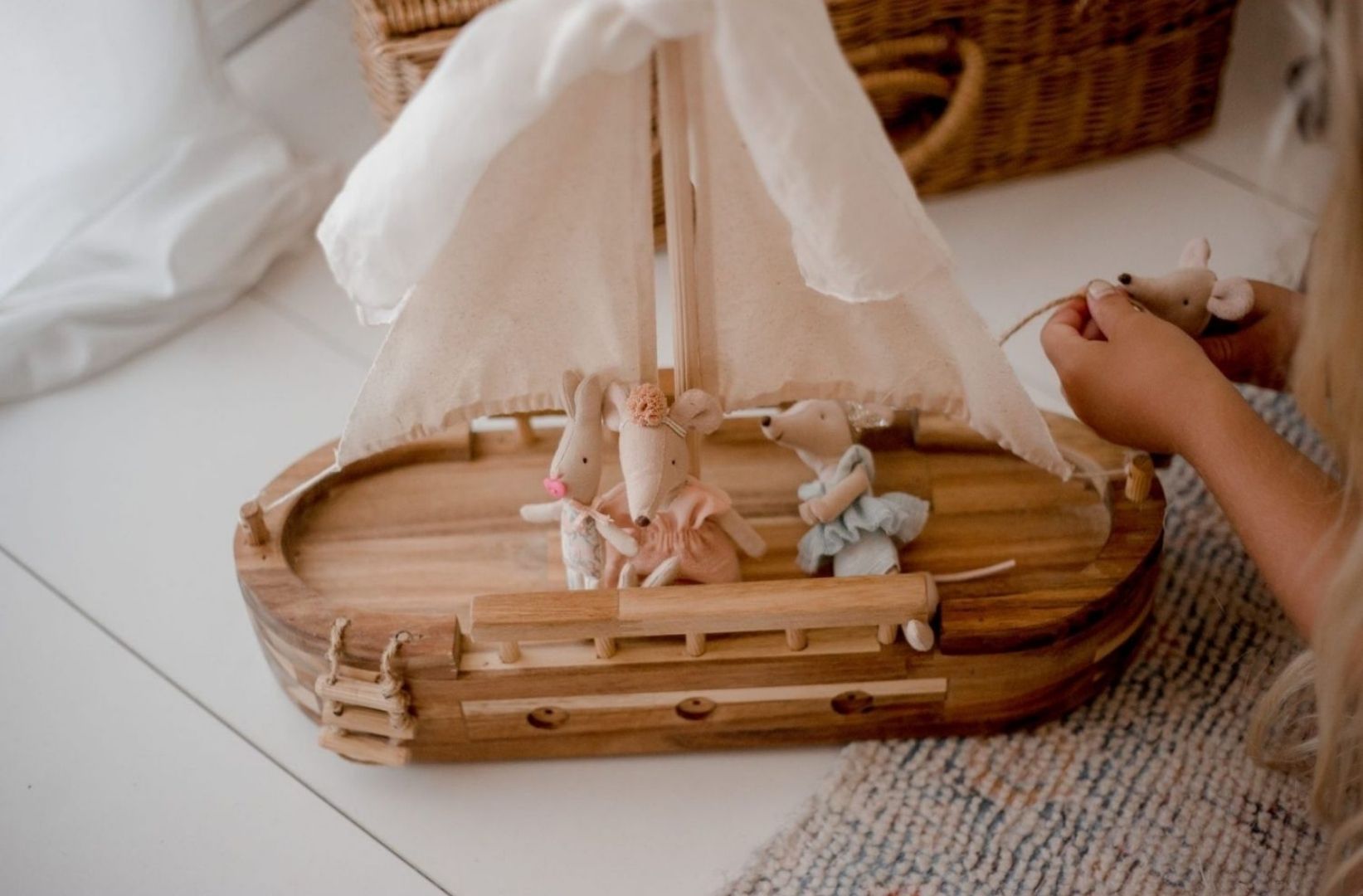 Non toxic wooden ship toy with soft toys aboard