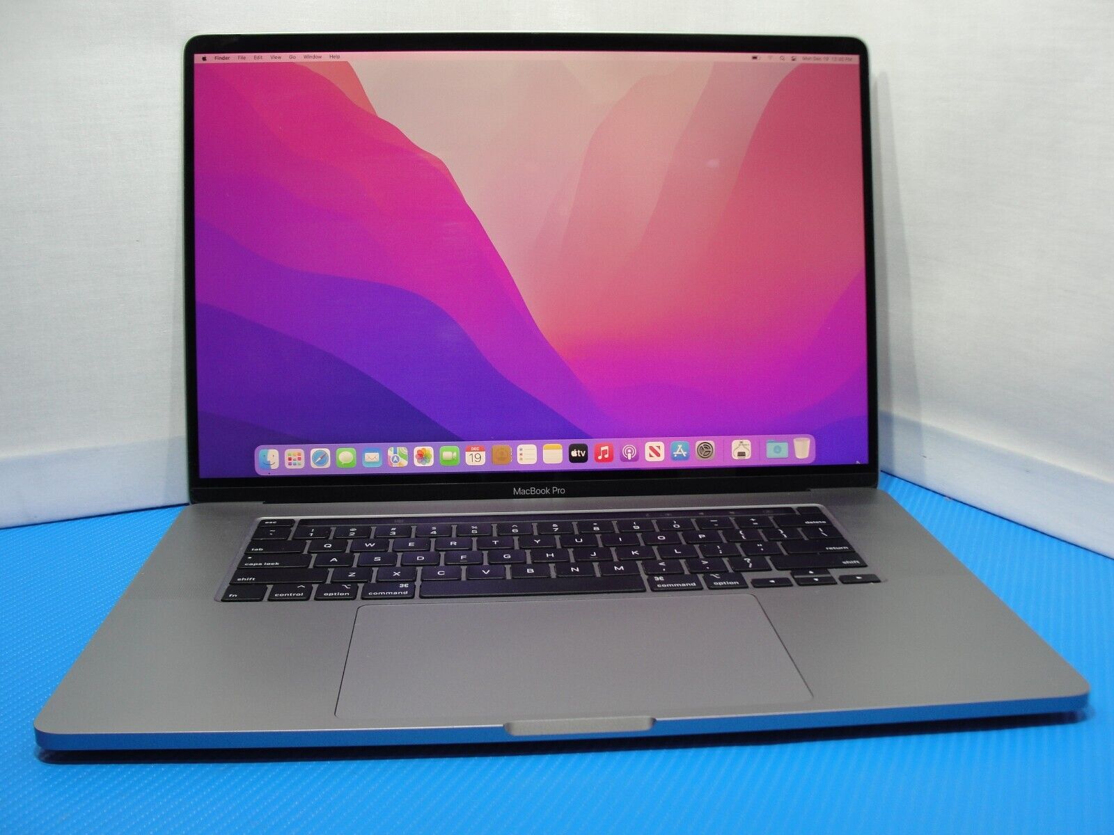 2019 Apple MacBook Pro 16 i7-9750H 16GB 512GB Touch Bar ID Gray