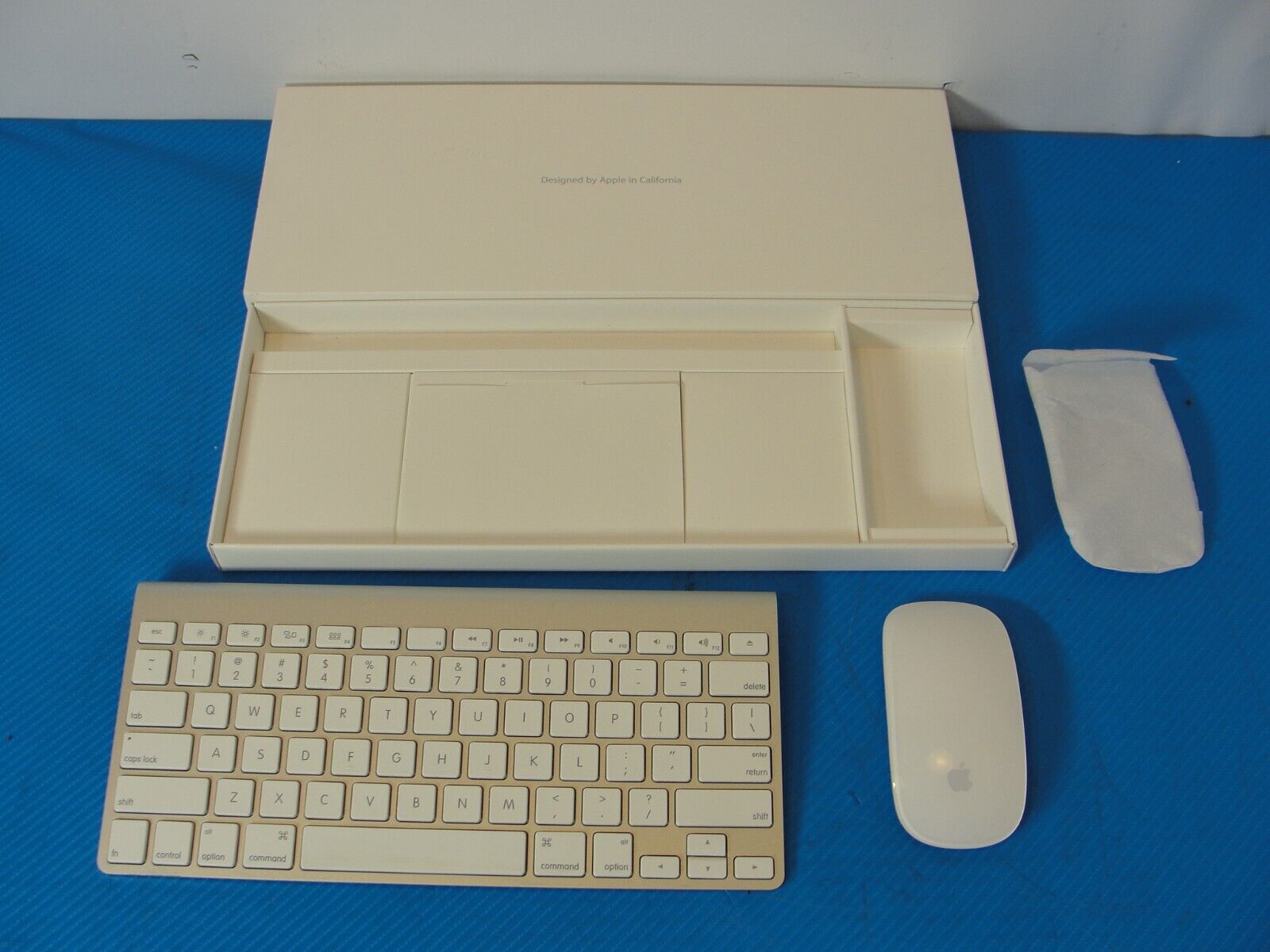 Apple Wireless Keyboard A1314 w/ Magic Mouse A1296 MB829LL/A