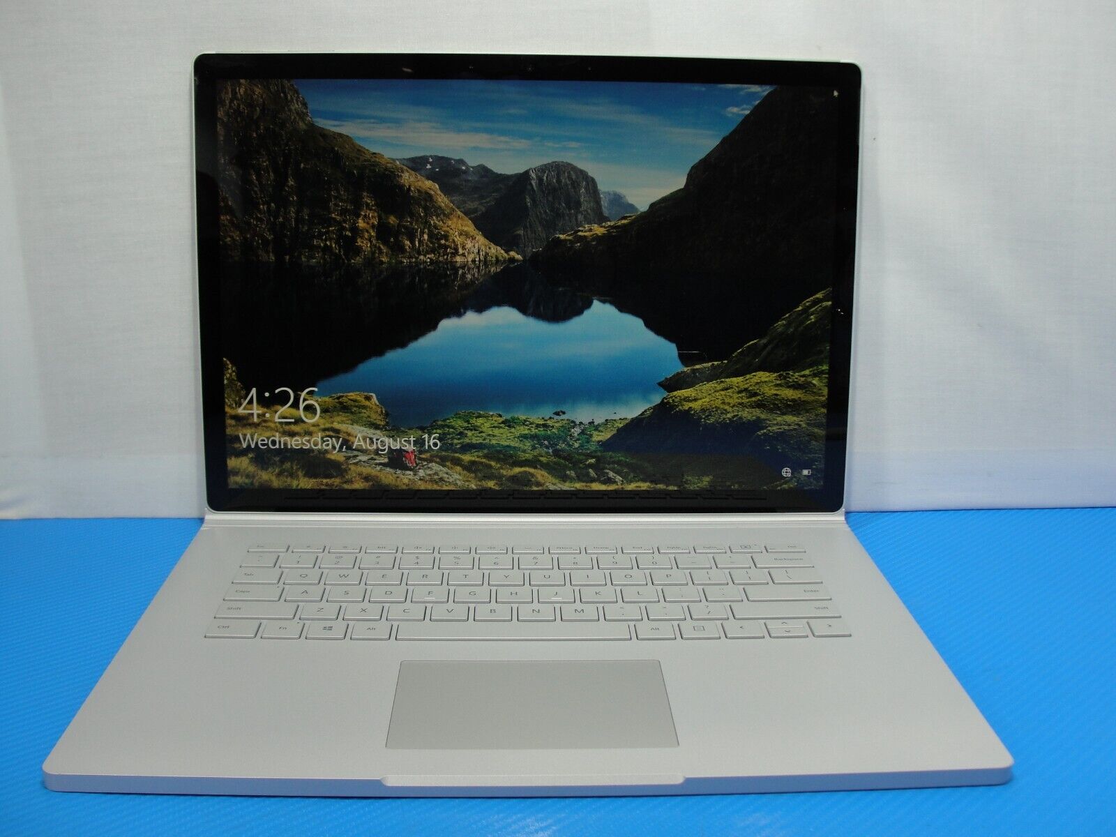 Microsoft Surface Book 2 QHD+ TOUCH i7-8650U 16GB 256GB SSD GTX 1060 6