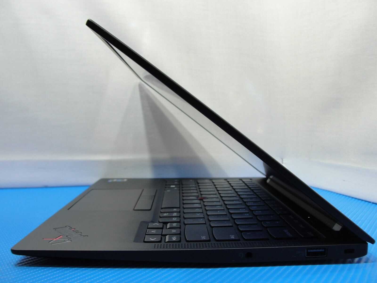 Lenovo ThinkPad X1 Carbon Gen 9 i7-1185G7 16GB 512GB Iris Xe Great