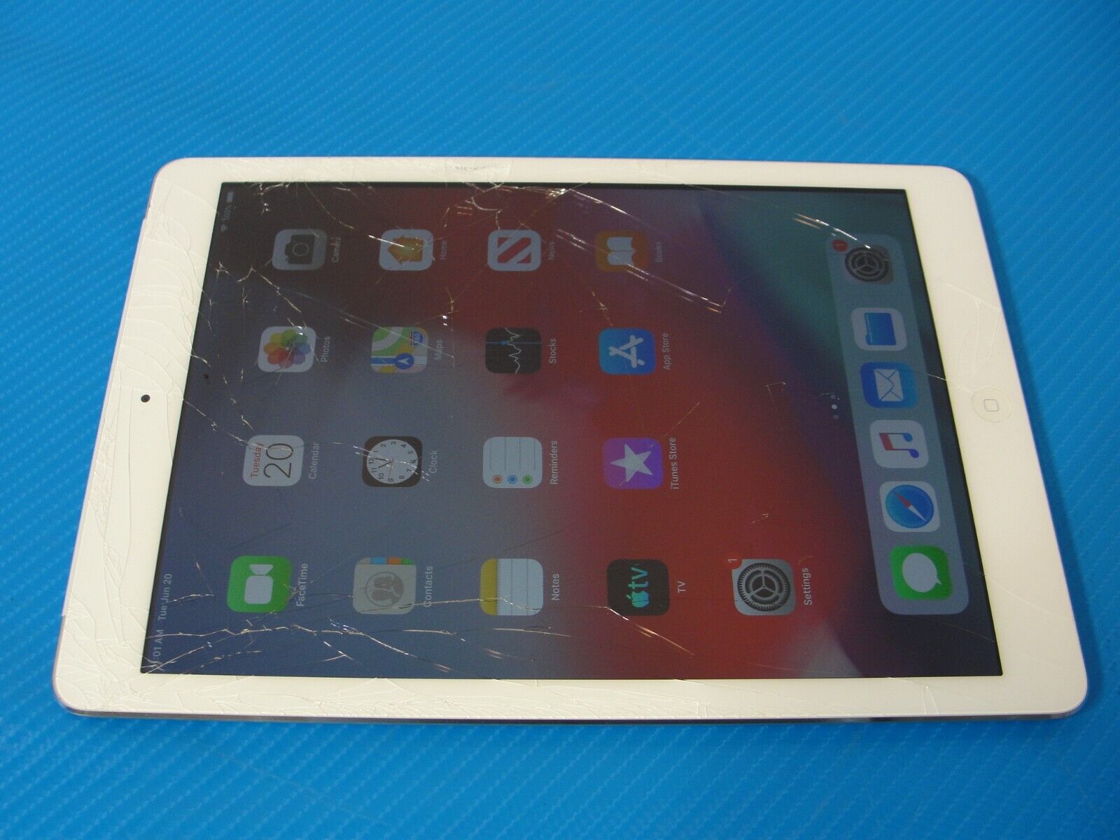 Apple iPad Air 1st A1475 16GB, Wi-Fi + Cellular Unlocked / Works