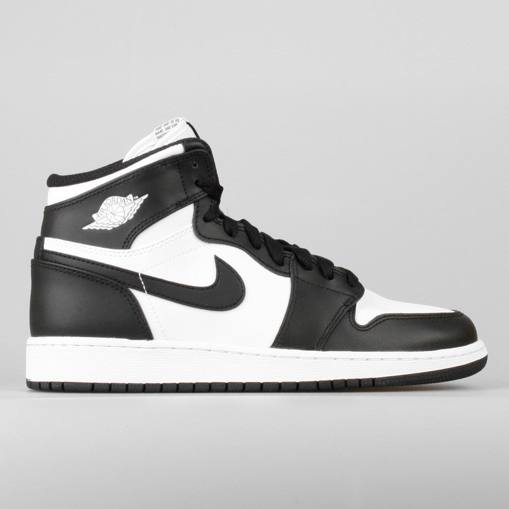 air jordan retro 1 white and black