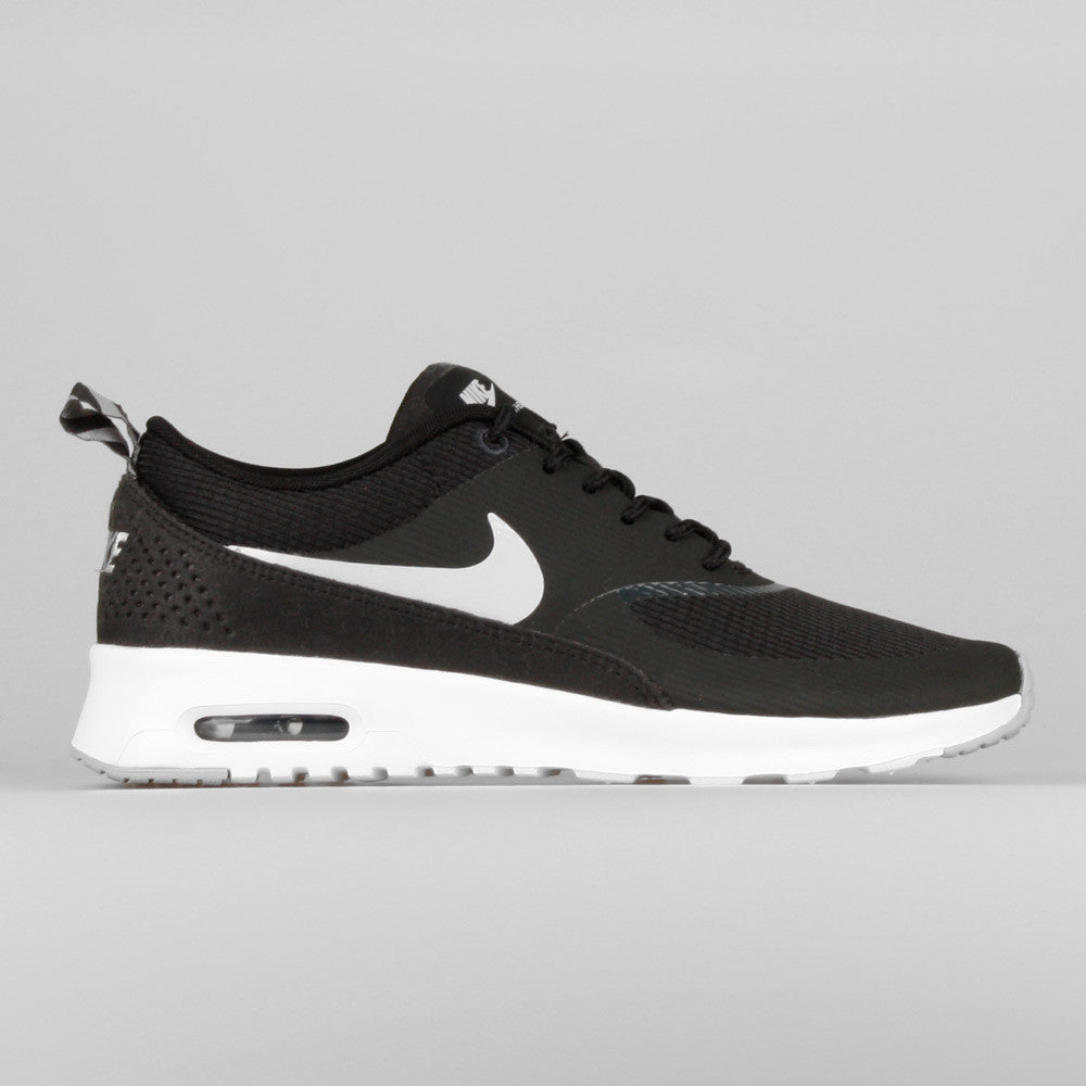 nike wmns thea