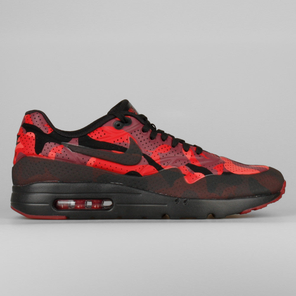 camo and red air max