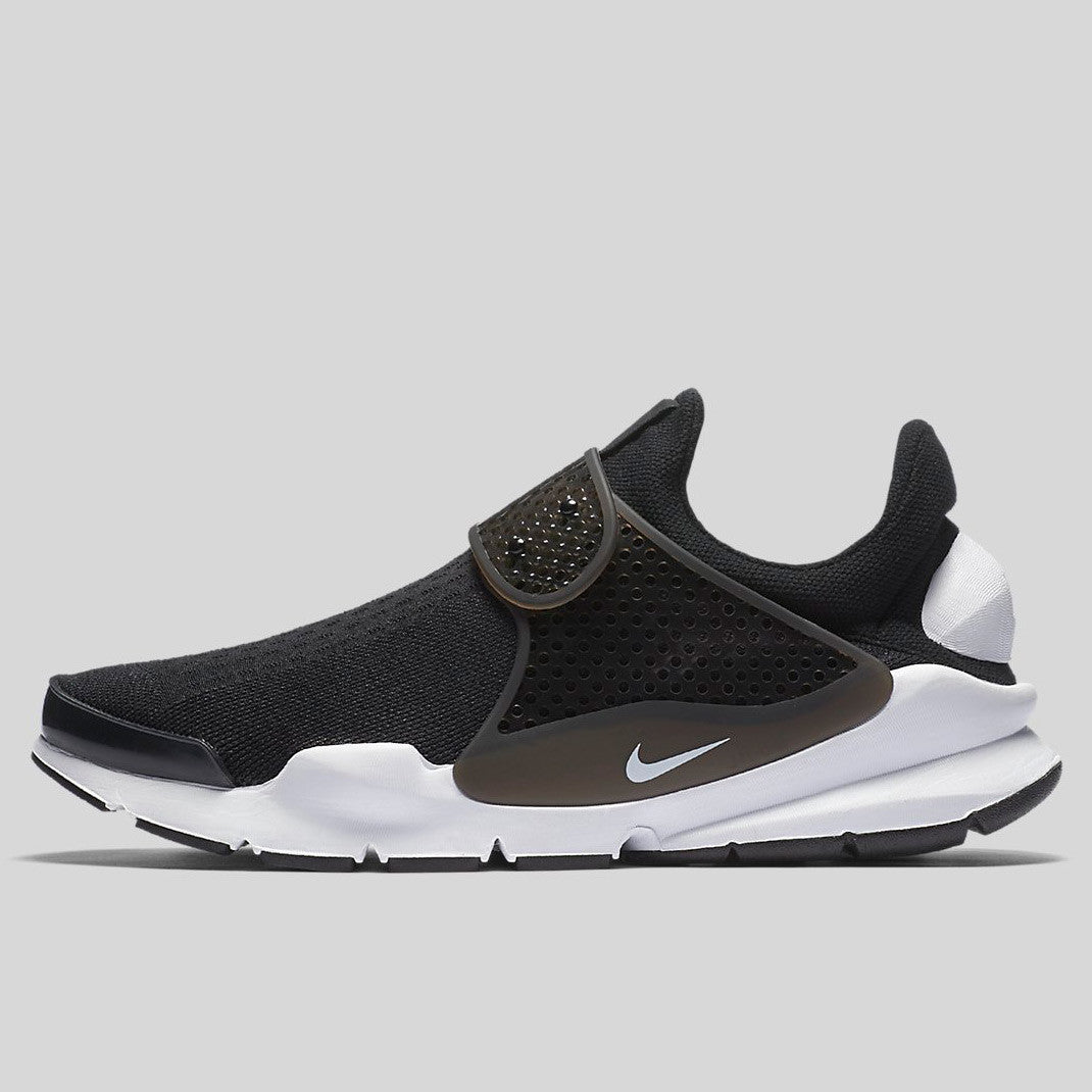 sock dart black white