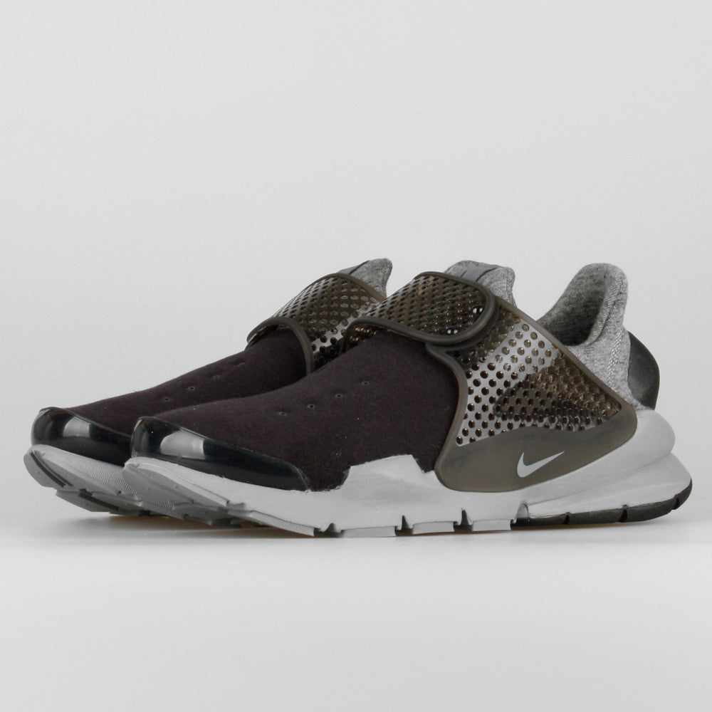 nike sock dart tech fleece