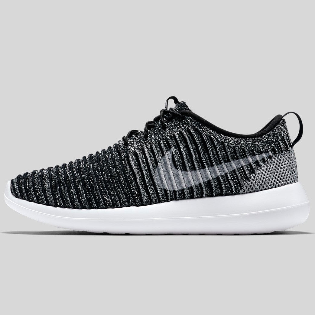 nike roshe two flyknit black