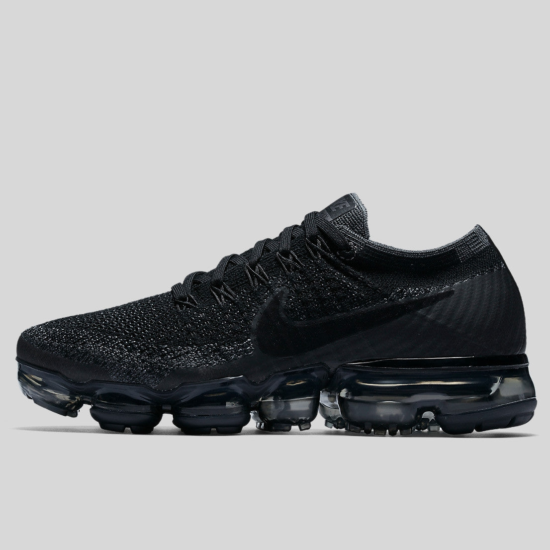 vapormax nike all black