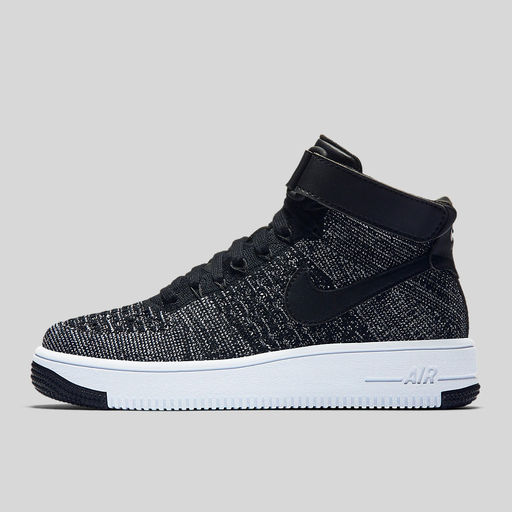 nike flyknit mid