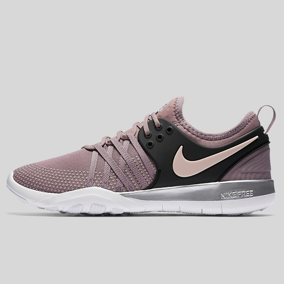 nike wmns free tr