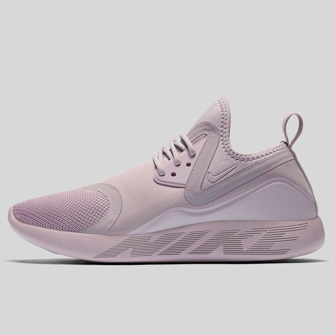 nike wmns lunarcharge essential