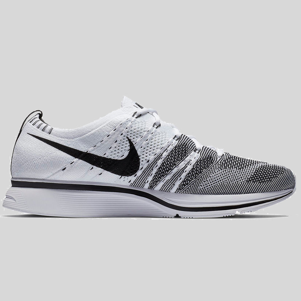 nike flyknit trainer white