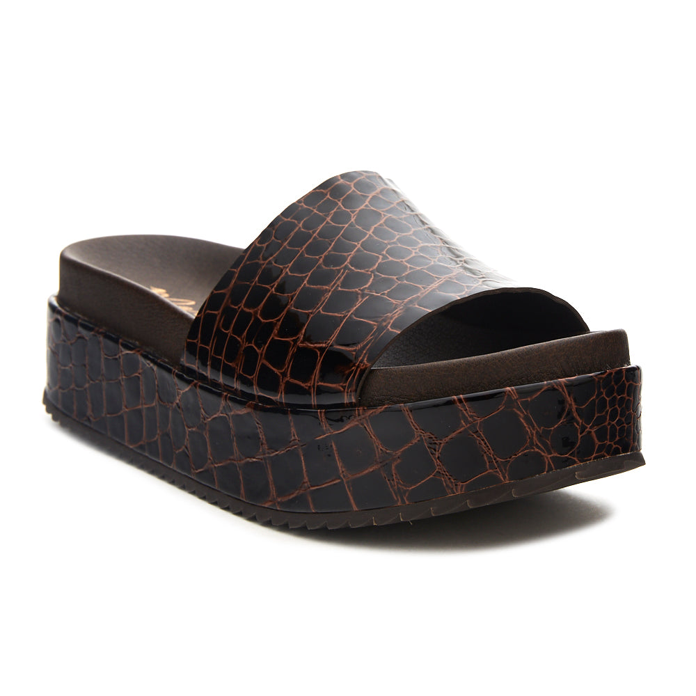 Matisse Hideaway Leather Footbed Sandal In Choco Croc