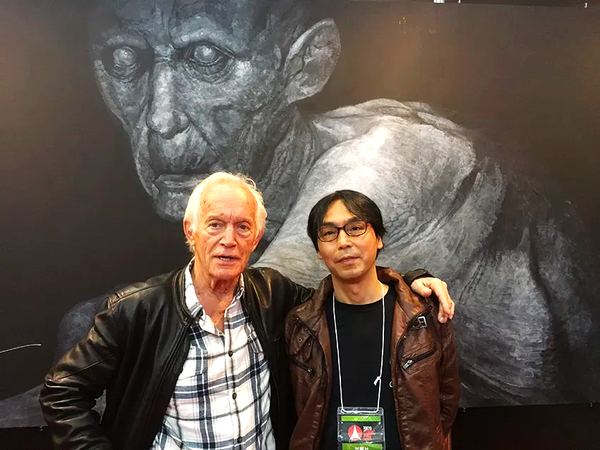 Live drawing a picture at the collages and companies. Tokyo ComicCon with Lance Henriksen.