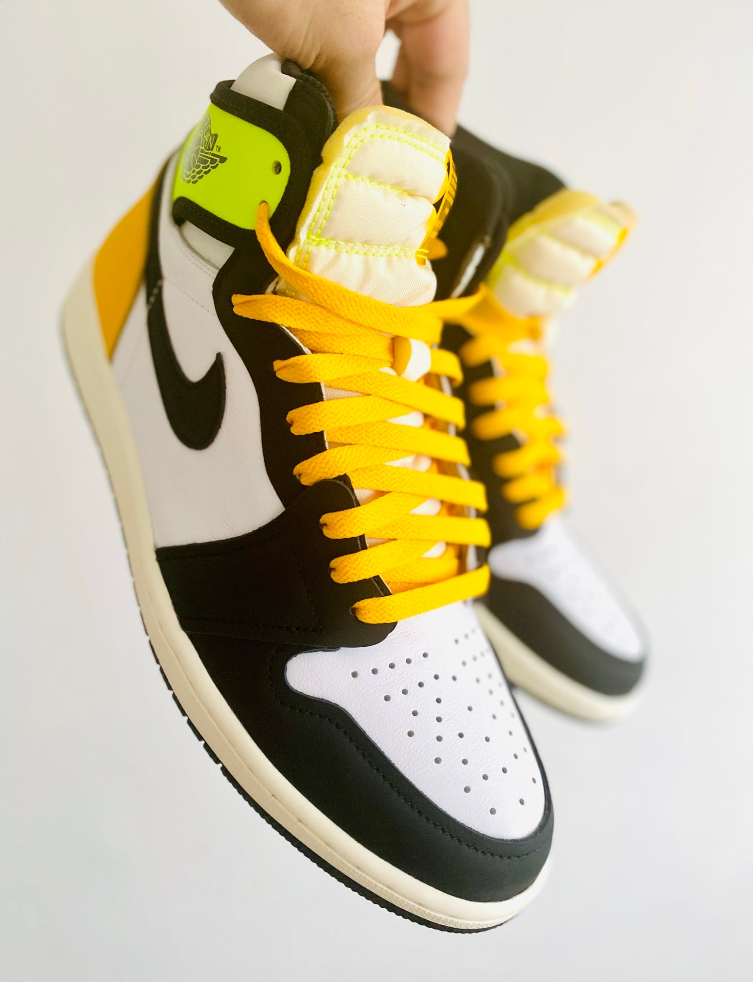 union jordan 1 yellow laces